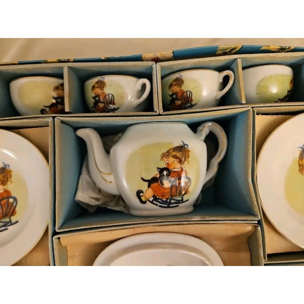 Vintage Childs‎ Porcelain Tea Set / KRESS #U7469B